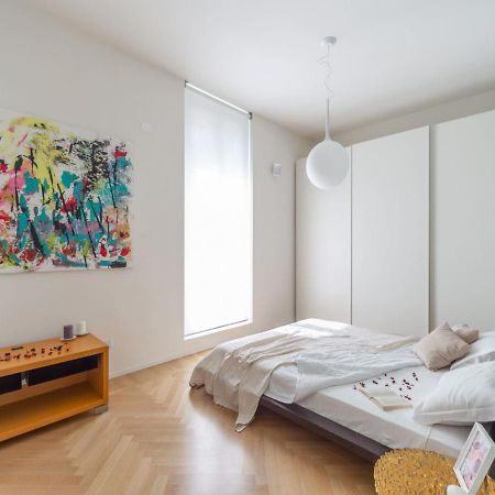 The Best Rent - Spacious Three-Bedroom Apartment With Terrace Μιλάνο Εξωτερικό φωτογραφία
