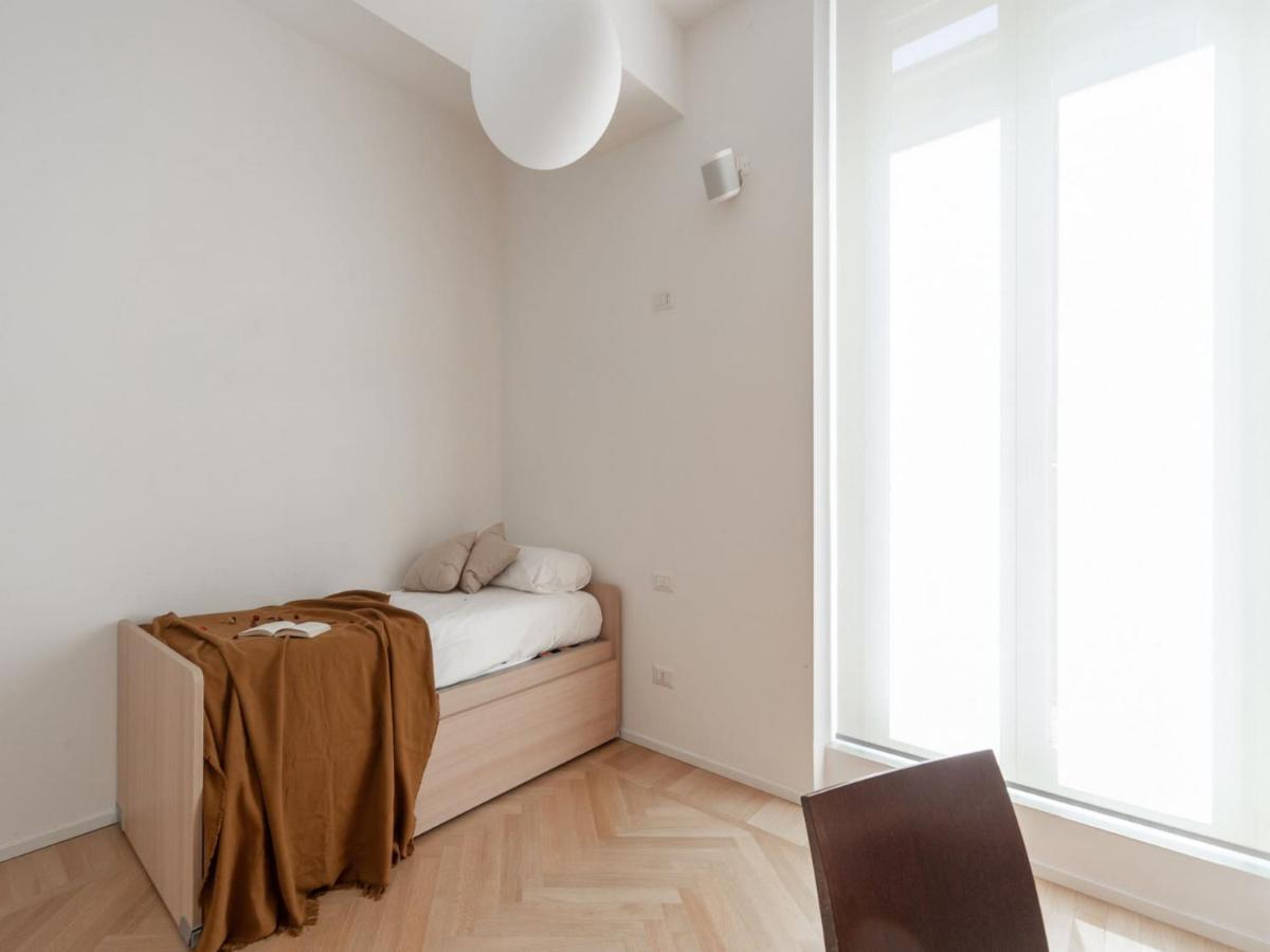 The Best Rent - Spacious Three-Bedroom Apartment With Terrace Μιλάνο Εξωτερικό φωτογραφία