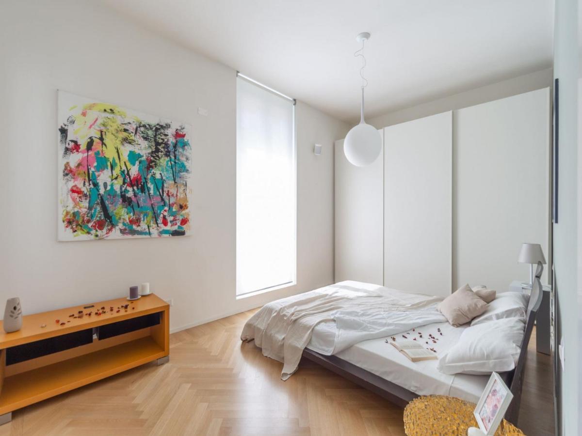 The Best Rent - Spacious Three-Bedroom Apartment With Terrace Μιλάνο Εξωτερικό φωτογραφία